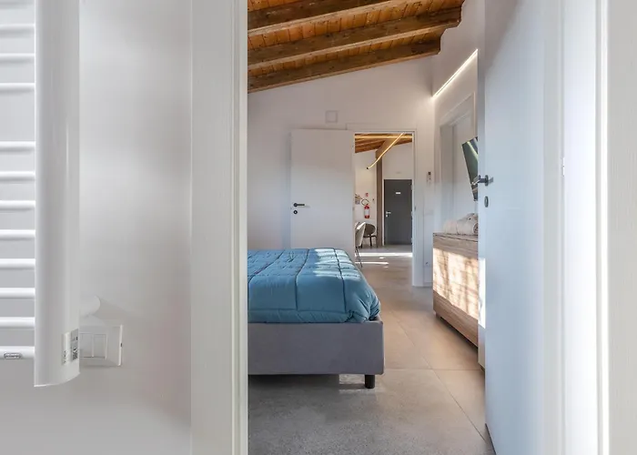 Suite Home Ferrara Vendégház *